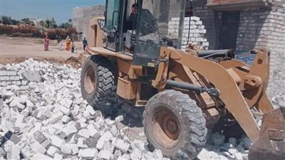 إزالة 14 حالة تعد بالبناء المخالف بمركزي المنيا والعدوة