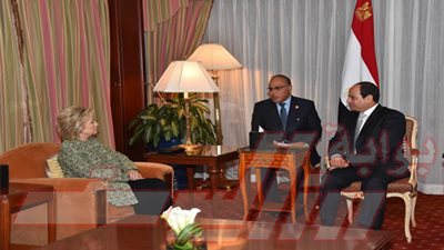 كيف استقبل الرئيس السيسي هيلاري كلينتون بمقر إقامته بنيويورك‎؟