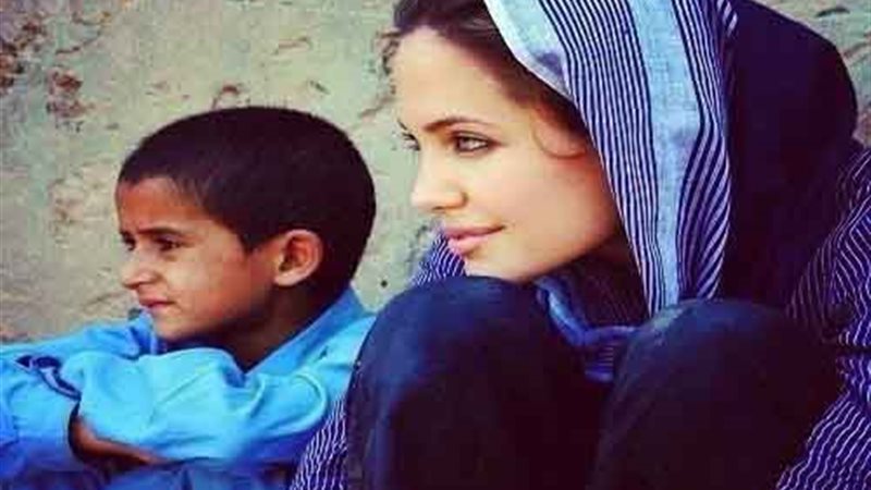 الفرق بين البشرية