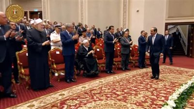 عاجل.. الرئيس السيسي يصل إلى مقر احتفالية وزارة الأوقاف بليلة القدر بـ