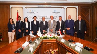 وزير الطيران يبحث الاستثمار في اللوجستيات بمطار القاهرة مع حسن علام و A.P. Moller  Capital