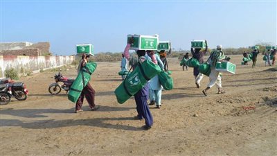 مركز الملك سلمان للإغاثة يوزع مساعدات إغاثية عاجلة