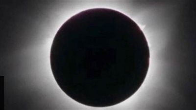 عاجل| شاهد بالفيديو.. حدث سماوي نادر.. 