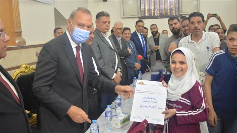 تكريم حافظة للقرآن