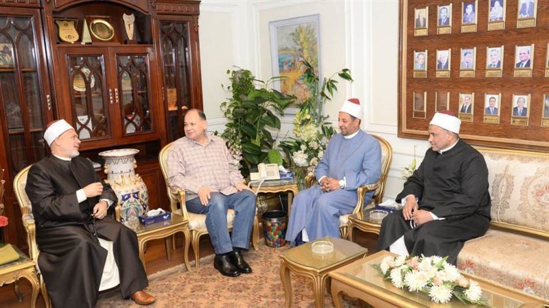 محافظ أسيوط يؤدي