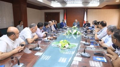 محافظ سوهاج يعقد اجتماعا تنسيقيا لوضع القواعد الأساسية لبدء التشغيل التجريبي لمستشفى سوهاج العام 