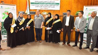 محافظ أسيوط يكرم الأمهات المثاليات والأطفال المتفوقين خلال احتفالية جمعية الأورمان بيوم اليتيم