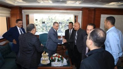 محافظ سوهاج يستقبل المهنئين بعيد الفطر المبارك 