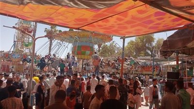 استمرار توافد المواطنين على الحدائق والمتنزهات والعبارات النيلية في ثاني ايام عيد الفطر بأسيوط