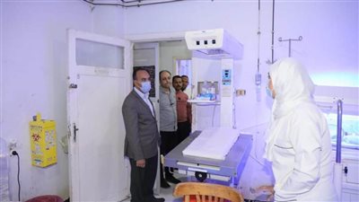  نائب محافظ المنيا يتفقد عددًا من مستشفيات بمطاي وبني مزار لمتابعة الخدمات الصحية 