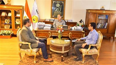 محافظ أسيوط يوجه بتعزيز آلية تحصيل الإيرادات وتنمية الموارد الذاتية وترشيد الإنفاق