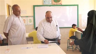 وكيل وزارة التعليم بالوادي الجديد يتابع سير امتحانات صفوف النقل