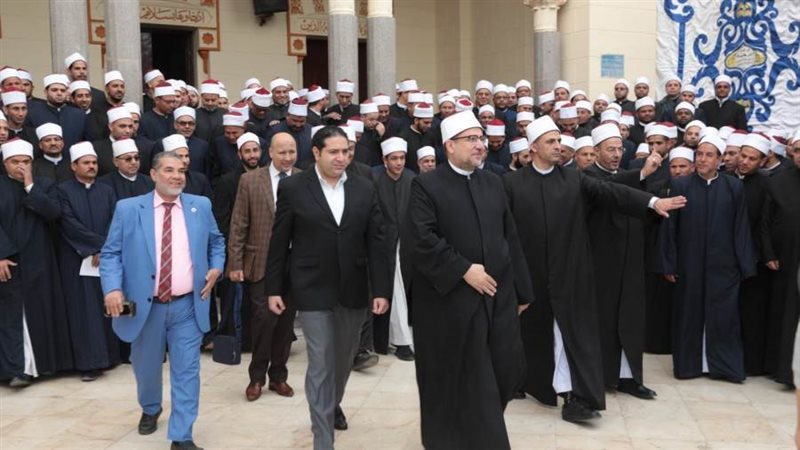 وزير الاوقاف يلتقى