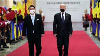 رئيسا كوريا الجنوبية والولايات المتحدة يشيدان بالتحالف بين البلدين