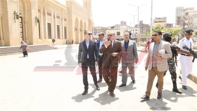 محافظ كفر الشيخ يقود حملة لإزالة الإشغالات بميدان الدسوقي   