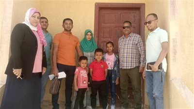 تسليم 18منزلًا ريفيًا على المستحقين بقرى مركز باريس بالوادي الجديد