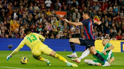 برشلونة يفوز على ريال بيتيس ويواصل حربه لحصد الليجا الإسبانية