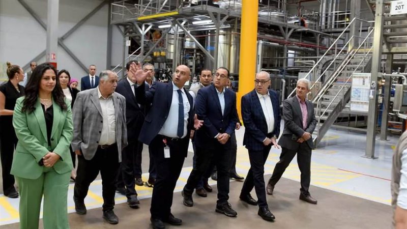 مدبولي يتفقد مصنع