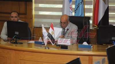 القن.. يجتمع بمحرري مواقع كليات وقطاعات جامعة كفر الشيخ لتطوير مواقعها الإلكترونية