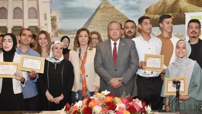 وزيرة الثقافة تسلم جوائز مسابقة 