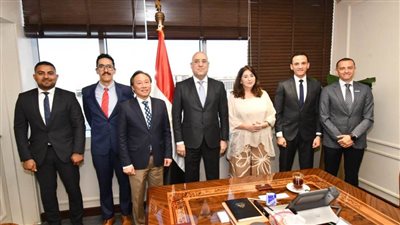 وزير الإسكان يلتقى مسؤولى 