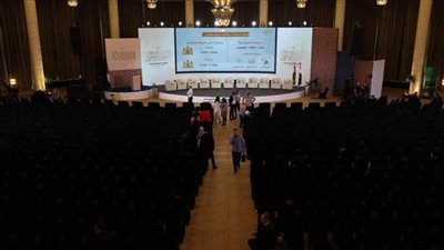 بالصور.. استعدادات انطلاق جلسات الحوار الوطني بقاعة مؤتمرات أرض المعارض
