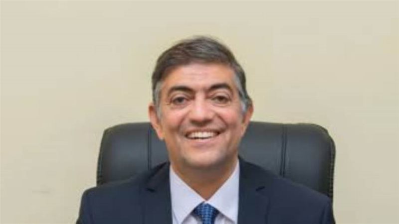 هشام عبدالعزيز رئيس