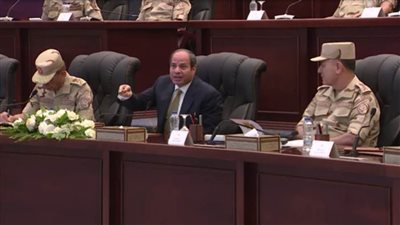 عاجل.. الرئيس السيسي يجتمع مع كبار قادة القوات المسلحة بمقر القيادة الاستراتيجية