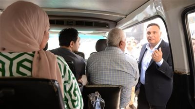محافظ الدقهلية يتفقد عددا من مواقف الأجرة بعد اعتماد تعريفة الركوب الجديدة 