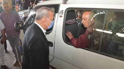 محافظ القليوبية يتابع الالتزام بتعريفة الركوب وتركيب لافتات بالمواقف