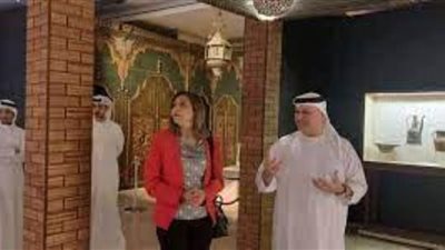 وزيرة الثقافة تزور