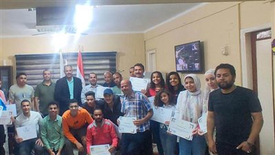 رئيس مجلس مدينة ببا يكرم الموهوبين