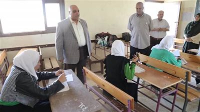 وكيل تعليم الوادي الجديد يتابع انطلاق امتحانات النقل مستهلًا جولته بمدرسة we للتكنولوجيا التطبيقية