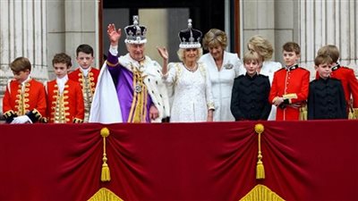 الرئيس الفرنسي يهنئ الملك تشارلز والملكة كاميلا بتتويجهما