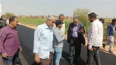 محافظ أسيوط استكمال رصف طريق 