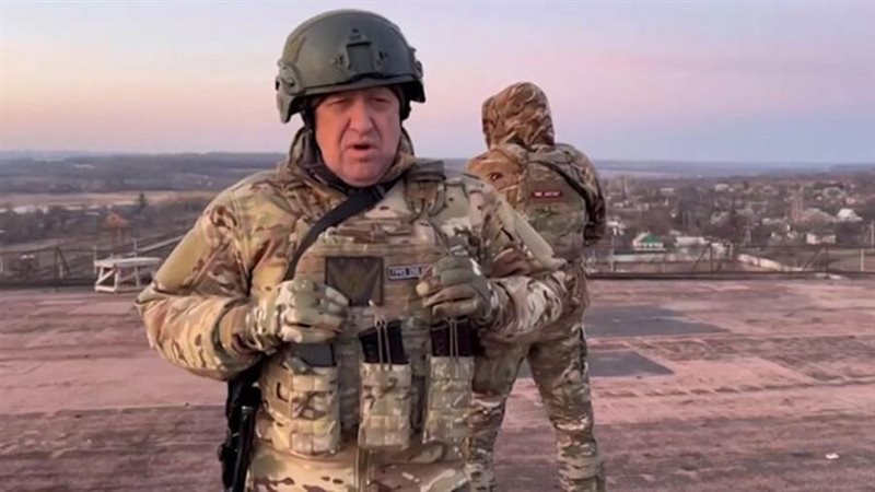 يفجيني بريفوجين قائد