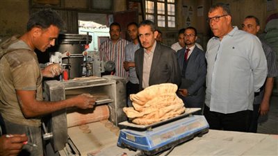 رجال تموين الإسكندرية يواصلون الليل بالنهار خلال الإجازات الرسمية حفاظا على الأمن الغذائي للمواطنين