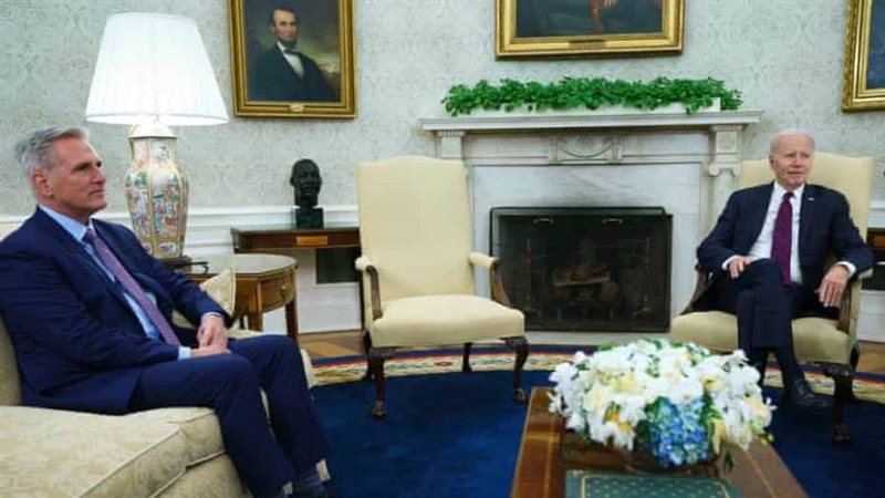 بايدن ومكارثي