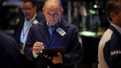 الأسهم الأمريكية تغلق على تباين