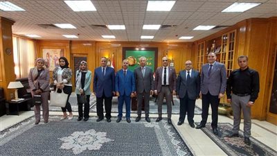 رئيس جامعة المنيا يستقبل وفد مركز الخدمات المعرفية والإلكترونية بالمجلس الأعلى للجامعات