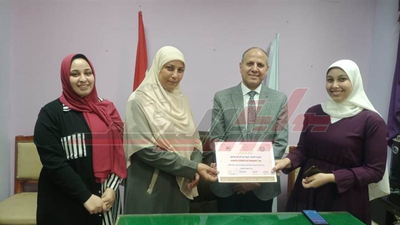 خلال التكريم