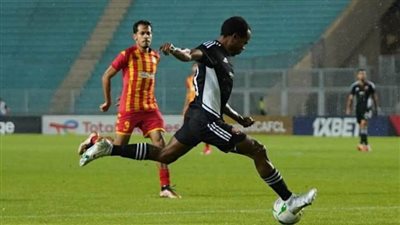 بيرسي تاو يعزز تقدم الأهلي بتسجيل الهدف الثاني في شباك الترجي