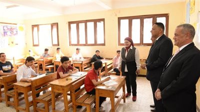 محافظ الدقهلية يتفقد لجان امتحانات الشهادة الإعدادية 