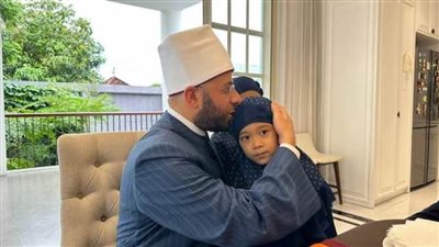 الأزهري: إذا كنتم تفضلتم بحملي على الأعناق فأنا أحملكم جميعا فوق رأسي