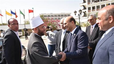 الدكتور أسامة الأزهري يشارك رئيس جامعة أسيوط حفل نموذج المحاكاة بمنظمة التعاون الإسلامي