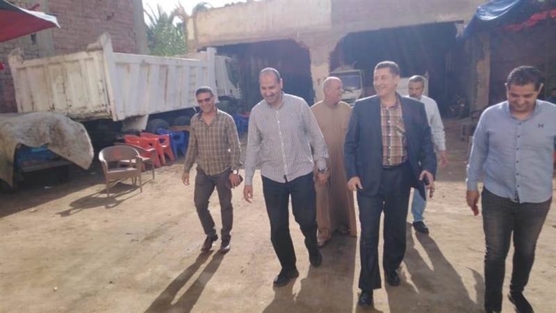 سكرنير مساعد بنى