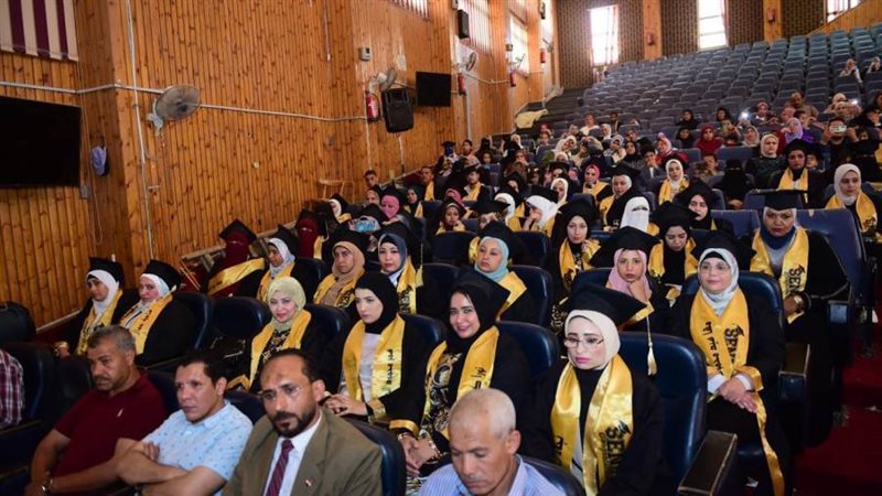 جانب من التخرج