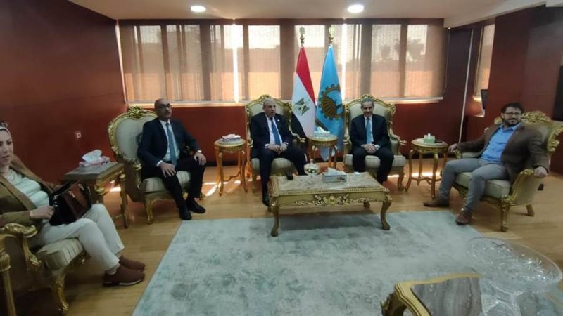 وفد لجنة القوى العاملة