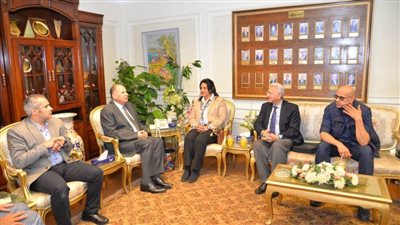 محافظ أسيوط يناقش أعمال تطوير مسار رحلة العائلة المقدسة