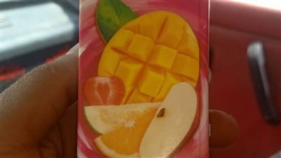 شاب يعثر على جسم غريب داخل عبوة عصير لإحدى الشركات الشهيرة بشبرا الخيمة